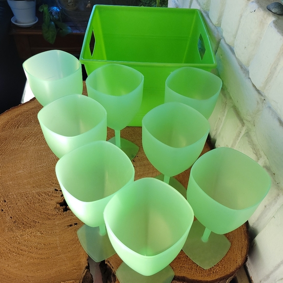 Frosty Mint Green Plastic Stemware - Picture 6 of 12